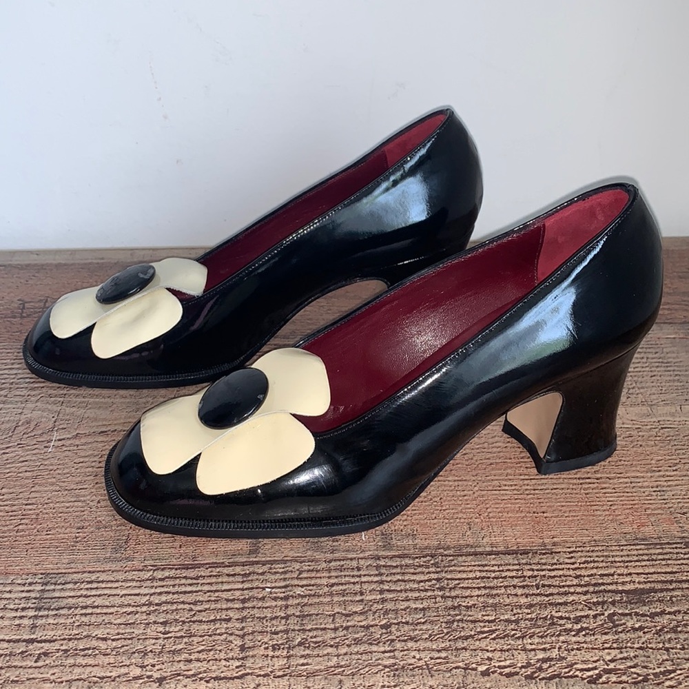 Brown’s Vintage Floral Pumps